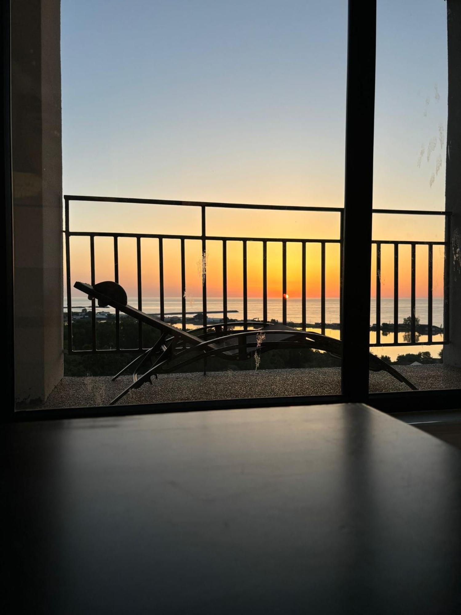 Donna Alba Seaview Penthouse, Casa Ta De Pe Plaja Lägenhet Neptun Exteriör bild
